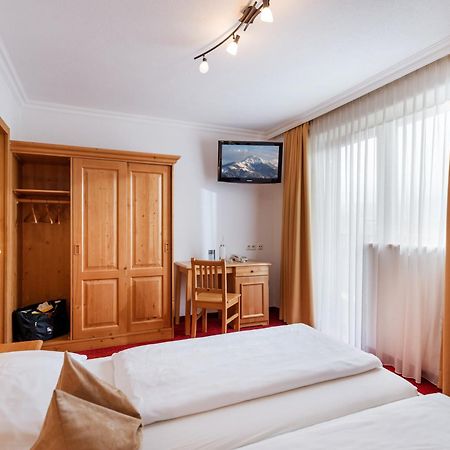 Hotel Kroneck كيرشبرغ ان تيرول المظهر الخارجي الصورة